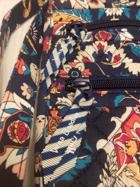 Vera Bradley Harry Potter Triple Zip Hipster Crossbody Bag HOME TO HOGWARTZ - Picture 2 of 12